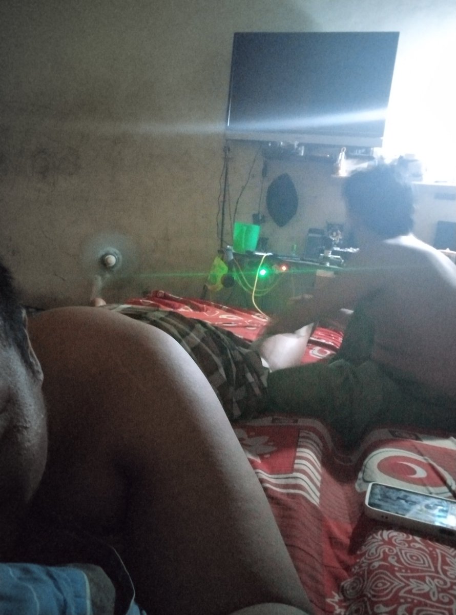 pasutri4232's tweet photo. Sebelum eksekusi dan nunggu wife pake baju dinas partnernya suruh pijit2 dulu masa iya cuma mokondo suruh pijit kagak mau 😂😂😂 https://t.co/PGb5wF2KaY