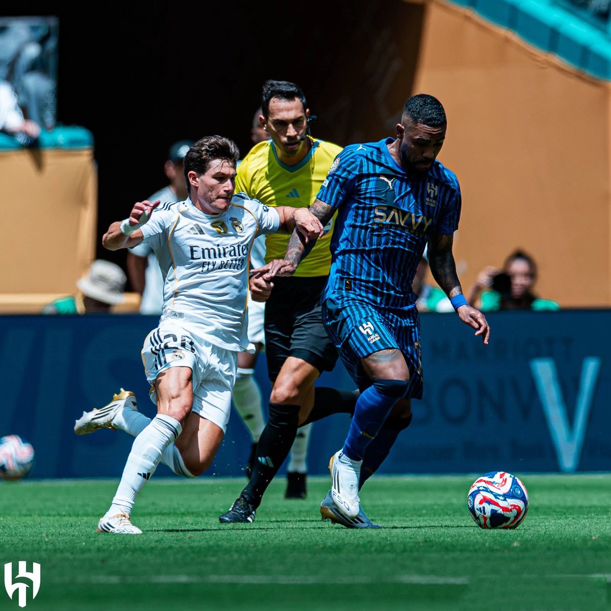 سالم الدوسري في المواجهات الكبيرة
غالباً ما يرتقي لمستوى الحدث
هل سيكون مالكوم ايضا اليوم في مستوى الحدث ؟
مالكوم يملك من الحلول ما يستطيع به مساعدة #الهلال بشكل كبير سواء بمساندته دفاعاً وهجوماً او بمهاراته الفردية وتحركاته
ولكنه "نائم" منذ بداية الموسم
يصحى اليوم ؟!