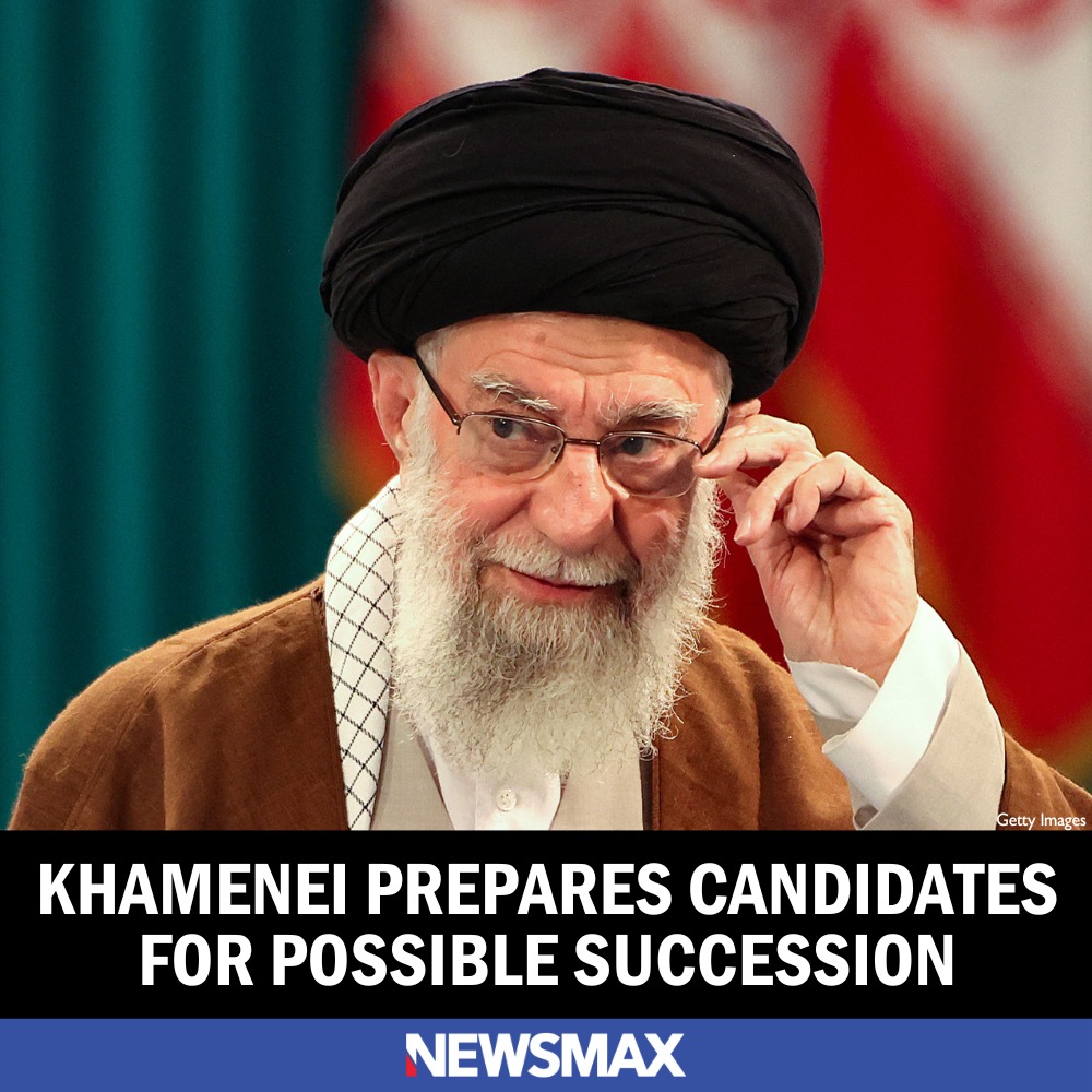 O aiatolá Kamenei já prepara a sucessão na eminência de ficar sem CPF.

Ele terá escolhido três clérigos e feito o pedido inédito à "assembleia dos especialistas" para escolher entre um dos três.

Note-se que apesar de ser uma autoridade religiosa que "independe do governo", ele