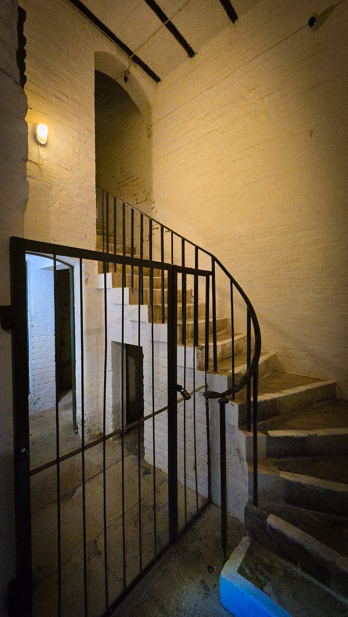 davidgoulden's tweet photo. Two iconic staircases in two iconic locations. It's been a busy weekend with a secret filming project @NotheFort on Friday night and a public event @ShireHallDorset last night. #History #Heritage #Dorset https://t.co/QXqcBIG1MZ