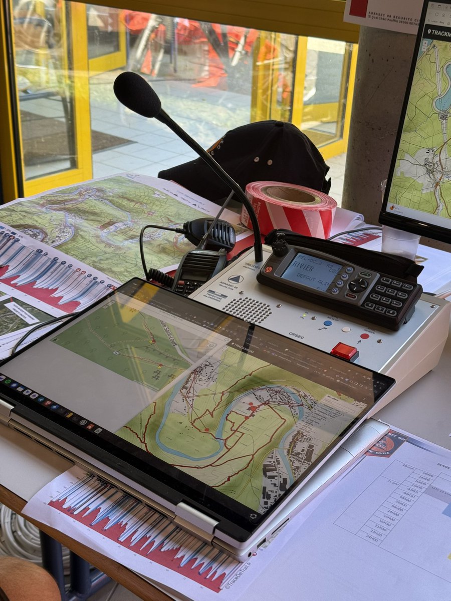 ADRASEC08's tweet photo. 📡 Mission réussie pour l’#ADRASEC08 à l’#ArdennesMegaTrail !
Du vendredi au samedi minuit, nos bénévoles ont assuré la mise en place d’un réseau radio sécurité efficace 💪 🗼

#RadioSécurité #Bénévolat #Sécurité #Secours #ADRASEC https://t.co/sDcu8KFjXN
