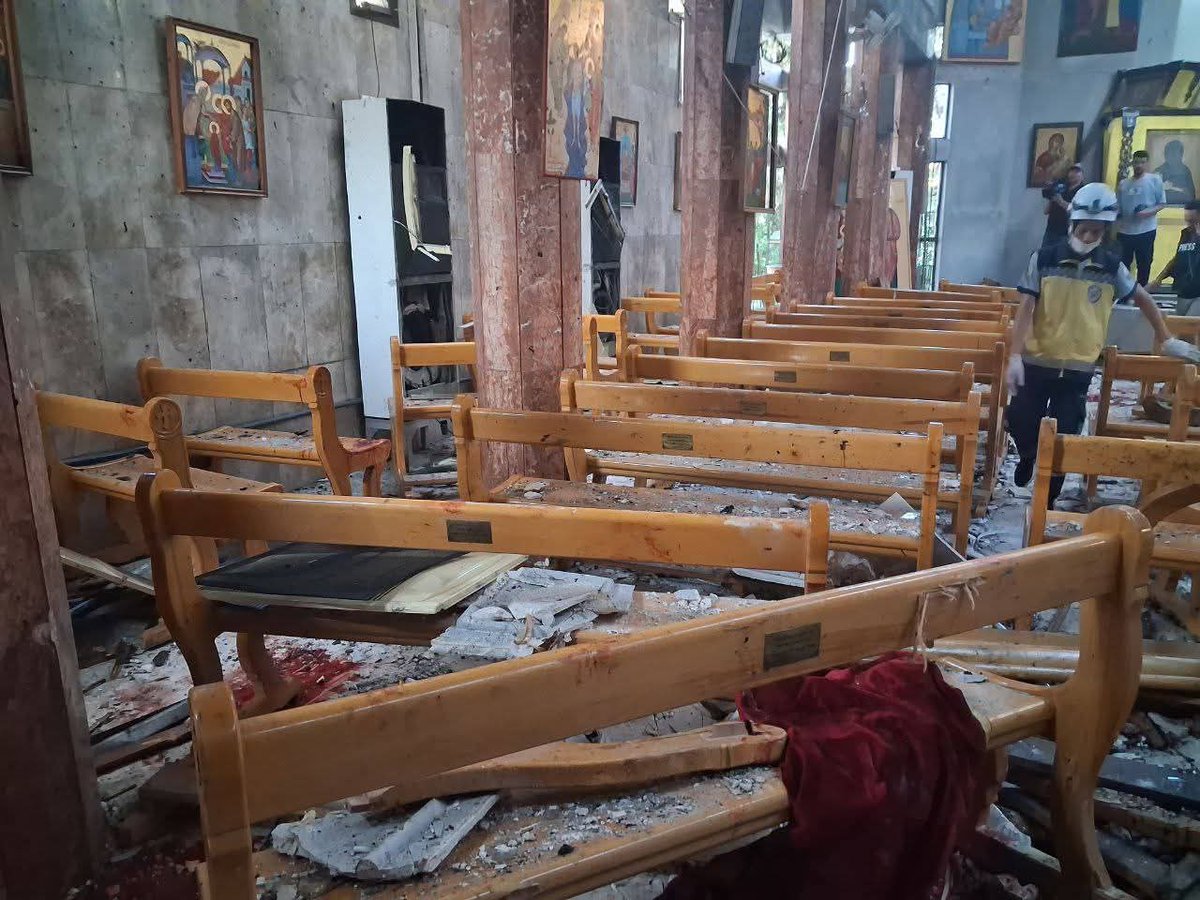 Attentat a Damas au mileu de la messe ! 

Suite de photos en commentaire