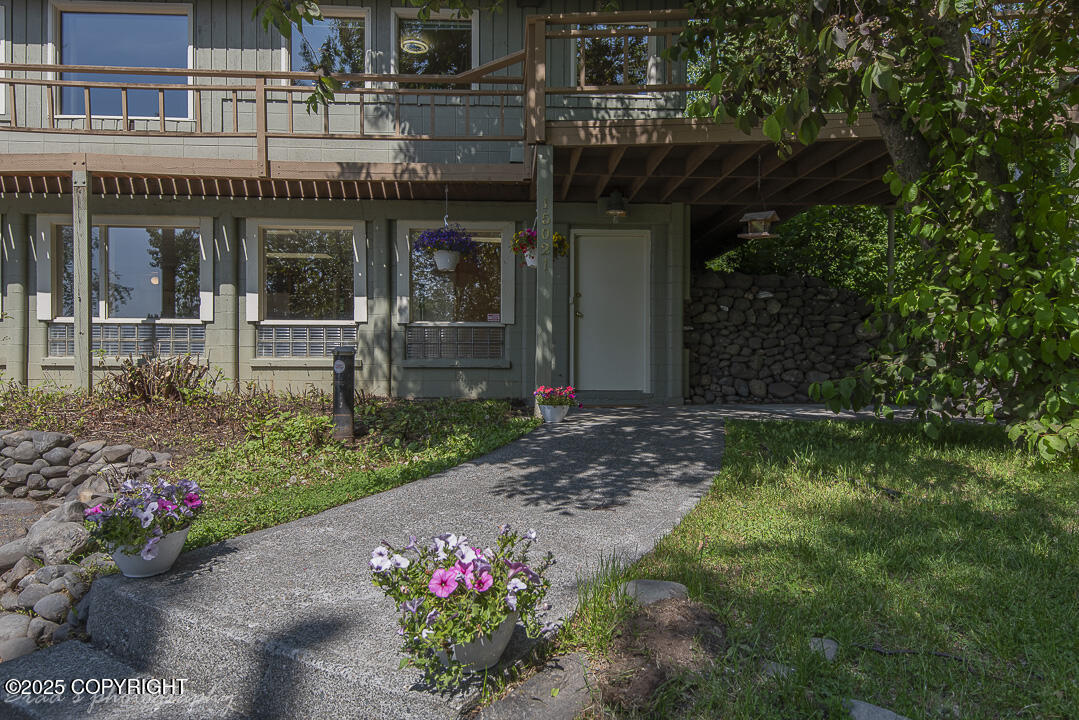 bradsproperties's tweet photo. 15021 Old Seward Highway, Anchorage, AK, 99516
5 bed | 2.5 bath 4044 Sq. Ft.
Active | $800,000
https://t.co/24mNPRKAVA
Private, serene location surrounded by Alaska vegetation. It has inlet views. The layout of this large home includes 2 kitchens, 2 living rooms and a large... https://t.co/JFsstPanEM