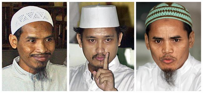 republikwarkop's tweet photo. @tanyarlfes Begundal ini mau disebut apa? Pahlawan? https://t.co/qt8M2WUSQ4
