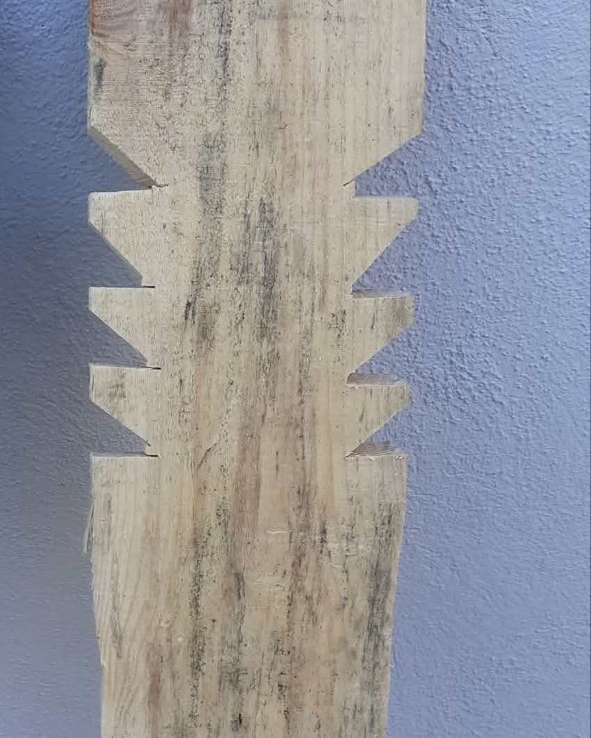 Türklerde Defin işlemi ve Hayat Ağacı;
Bazı Çepni Köylerinde mezarlıkların tek ve yüksek bi yerde olduğunu görürüz, bu da Orta Asya'dan gelen bi özellik olarak varlığını sürdürmektedir.Eski Türk'ler atalarının ruhlarının Gök Tanrı'ya yakın olması için dağ doruklarına