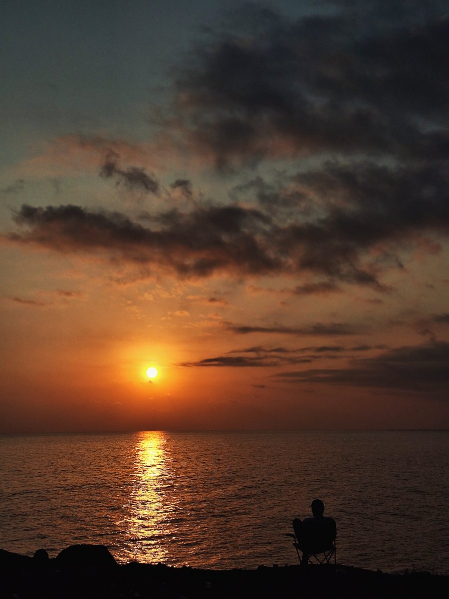 dünyanın göbeğinde gece vakti*