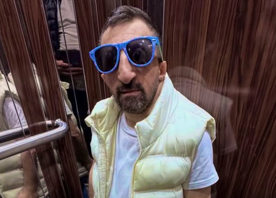 Ünlü fb düşünürü: ‘Sane, feneri ikna edemedi yoksa fb alırdı’ demiş. Canım ya:)