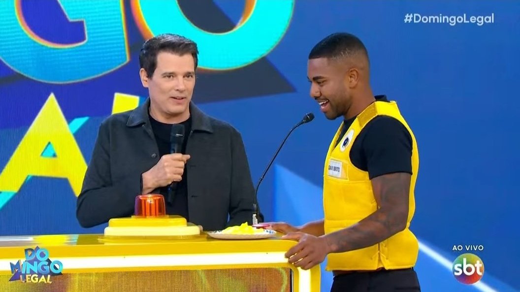 #DomingoLegal garante a vice-liderança com 7,6 pontos às 15h05, com Davi Brito no "Passa ou Repassa". A Record ficou bem atrás, com apenas 5,4 no #CineMaior.

ℹ️ Rick Souza