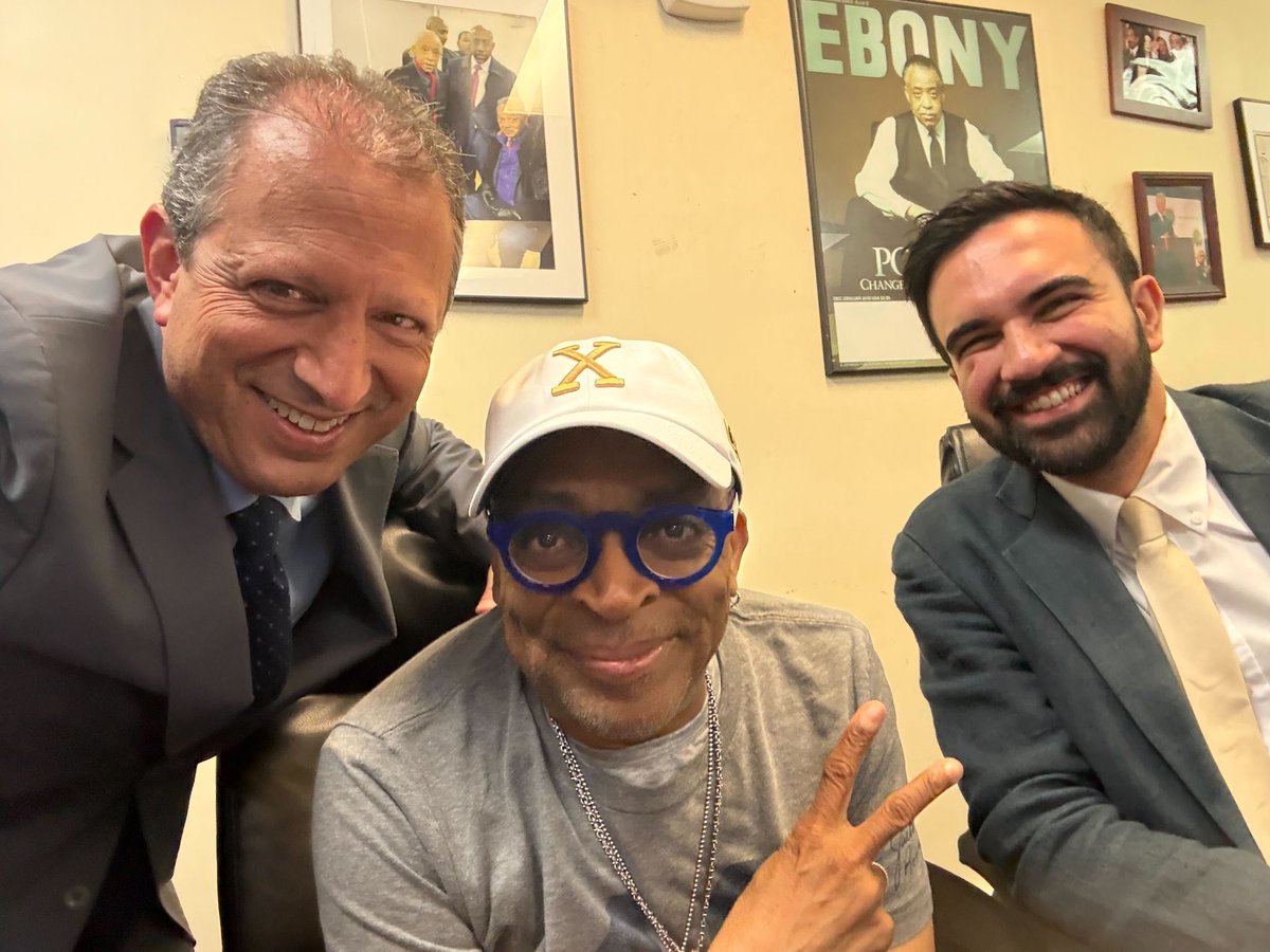 ZohranKMamdani's tweet image. When the world thinks of our city, they so often see it through Spike Lee’s eyes. Few artists love New York like Spike does—and even fewer cheer harder for it. Proud to join him and @bradlander at @NationalAction yesterday.