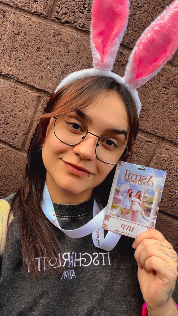ddljsmoke's tweet photo. I’m soooo ready for you Englot 🤍🥹 I’m soooooo excited aaaaaaaaaaaaa 

Second time seeing Charlotte and Engfa, the first time was in Thailand 🥹 I miss the girls so much 🥹 

#WELCOMETOBRAZILENGLOT
#ENGLOTBrazilMexicoTour25
#EngLot1stFMinBrazil
#อิงล็อต #englot
@itscharlotty @EWaraha
