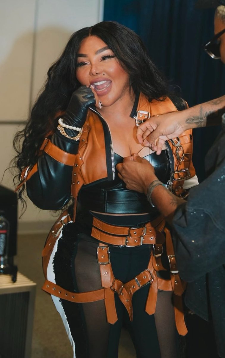 Lil’ Kim Brasil 🇧🇷🐝 tweet media