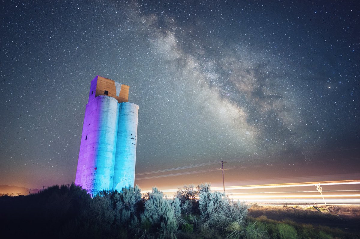 PrestonPhotog's tweet image. Another one with the silo and Milky Way. This has some light painting and a train that passed by.
馃摲Nikon Z6 | Nikkor 20mm #nikoncreators