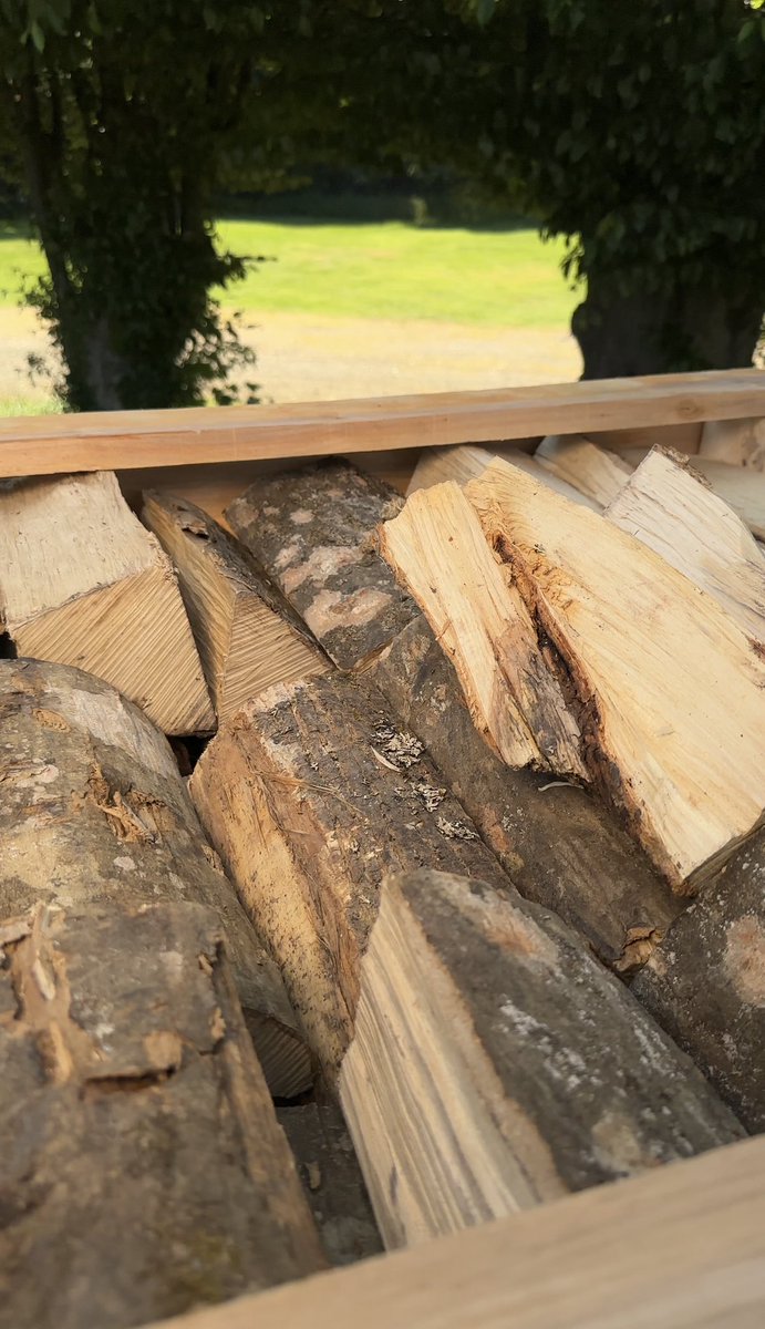 Are you ready for the barbecue season?
🍗🍴

angliafirewood.co.uk

#FirewoodForSale #LogsForSale #FirewoodEngland #WoodDelivery #FirewoodUK #Kindling #LogDelivery #FirewoodSupplies
