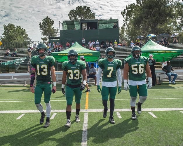 Blessed to receive an offer from Grossmont college!!! 💚🖤<a href="/GhouseGriffinFB/">Grossmont Griffins Football</a>