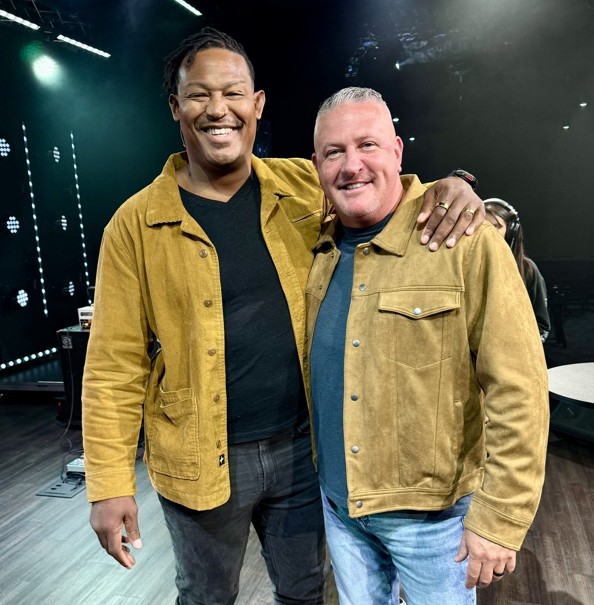 JMarkJohns's tweet photo. Incredible last day of a month of strong VOICES.
So thankful for the word my brother LC brought to @canvas_fl today and for the TWENTY SIX salvations and TWENTY FOUR baptisms!!
To God be the glory.
#VOICES25 #allforchrist https://t.co/U2B2VxAyVv