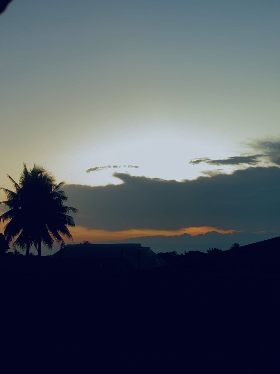 YourSolar_Guide's tweet photo. I captured these four variants of the sky and I don’t even know what to make of them. To me, they are captivating and somehow soothing! I feel the 3rd slide could be a book cover for one of our African/Nigerian literatures or something…lol https://t.co/0VfxxKM4AD