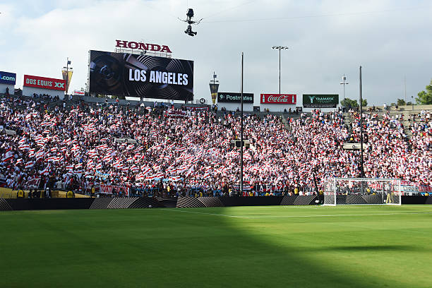 El periodismo no te lo va a mostrar, pero River copo Los Angeles.

Nunca caminaras solo, River.