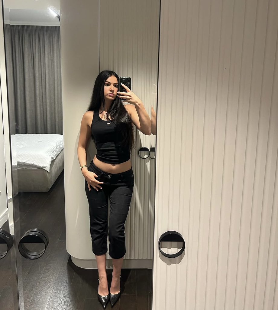 sarahjayden690's tweet image. Beauty and brain 💋#beauty #positivityalways