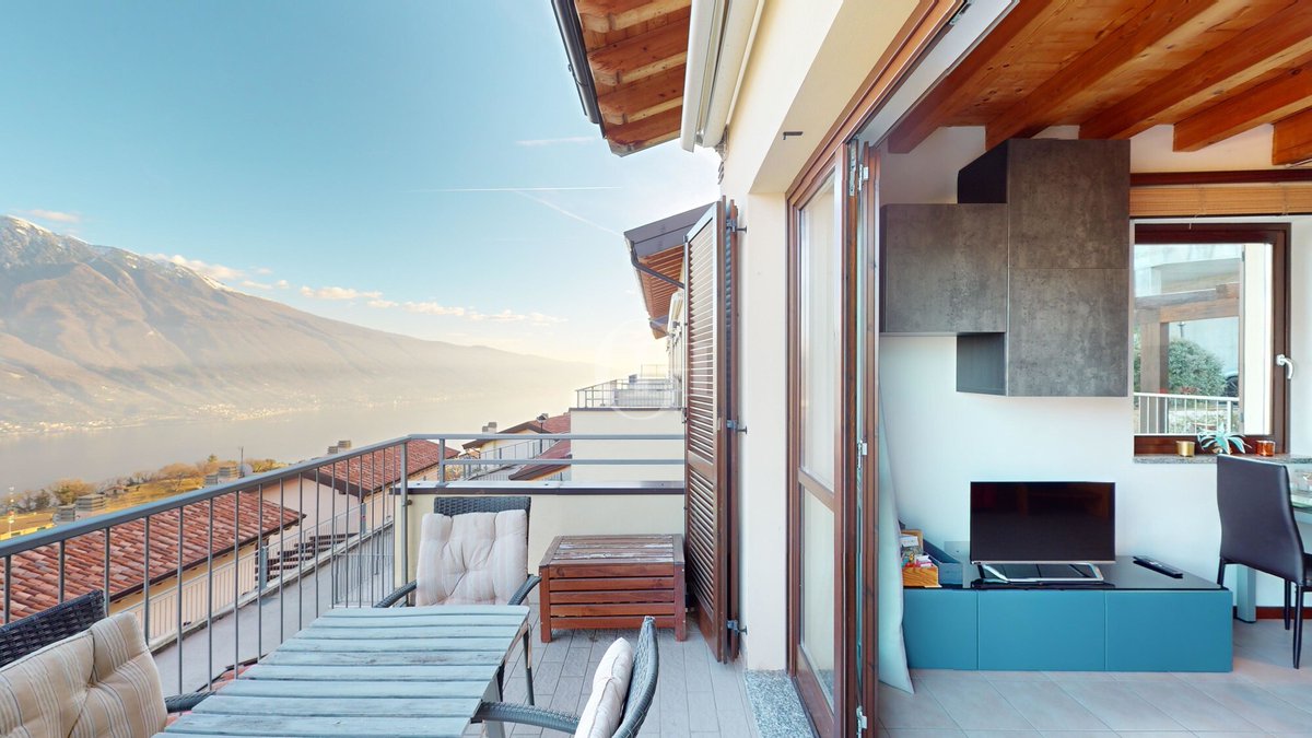 An apartment with a 180° view of Lake Garda.
Terrace breakfasts and a pool for sunset swims.

€250,000 (~$288,000)

📍Tremosine sul Garda 🇮🇹