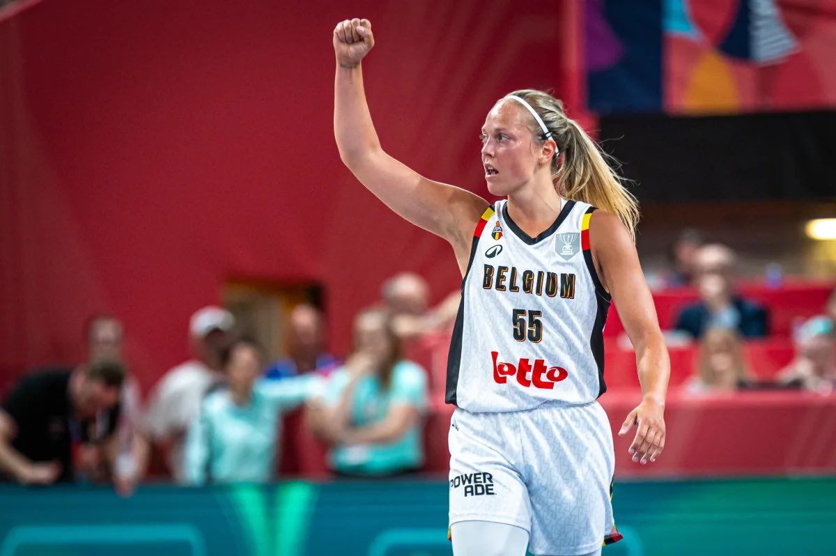 Fenerbahçe Opet (@fbkadinbasket) on Twitter photo Belçika A Kadın Milli Takımı ile FIBA 2025 Kadınlar Avrupa Şampiyonası C Grubu’nda 3’te 3 yaparak çeyrek finale yükselen oyuncularımız Emma Meesseman ve Julie Allemand’ı tebrik ederiz! 👏
Congrats Belgian Cats! 💛💙<a href="/EmmaMeesseman/">Emma Meesseman</a> & <a href="/JulieAllemand/">Julie Allemand</a> Belçika A Kadın Milli Takımı ile FIBA 2025 Kadınlar Avrupa Şampiyonası C Grubu’nda 3’te 3 yaparak çeyrek finale yükselen oyuncularımız Emma Meesseman ve Julie Allemand’ı tebrik ederiz! 👏
Congrats Belgian Cats! 💛💙<a href="/EmmaMeesseman/">Emma Meesseman</a> & <a href="/JulieAllemand/">Julie Allemand</a>