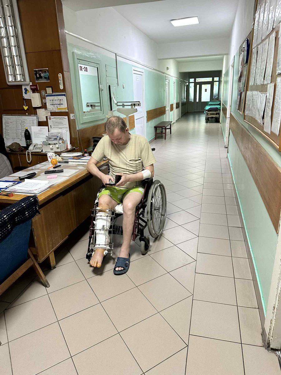 Odwiedzilismy rannych żołnierzy w wojskowym szpitalu, porozmawialismy o froncie gdzie byli, co sie stalo. Cenna wymiana doswiadczen i uwag z frontu. 👊👊🫡🫡🫡
Szacun za walke i wytrwałość ✌️✌️