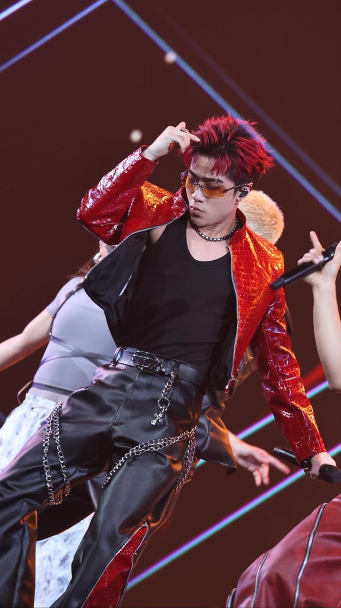 methinks1896's tweet photo. The vocals! The stage presence! Angas overload! 🔥

📸https://t.co/UQ5PMNP2As

SB19 UNLEASHED IN TAIWAN
@SB19Official #SB19
#SB19atHitoPop2025
#SB19_JOSH @JoshCullen_s https://t.co/hFvbBl0yAS