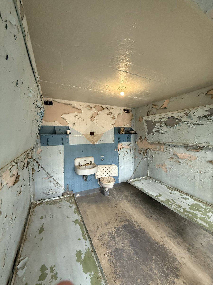 ParanormalTylr's tweet photo. I have seen some amazing places recently!
#ghost #haunted #paranormaltyler #paramaniac #paramaniacfamily #hauntedplaces #ghosttown #abandoned #scary #creepy #fyp #fypp #foryoupage #viralreels #viralshorts #nevada #idaho #utah #wyoming #eureka #modena #pioche #virginiacity #gooding