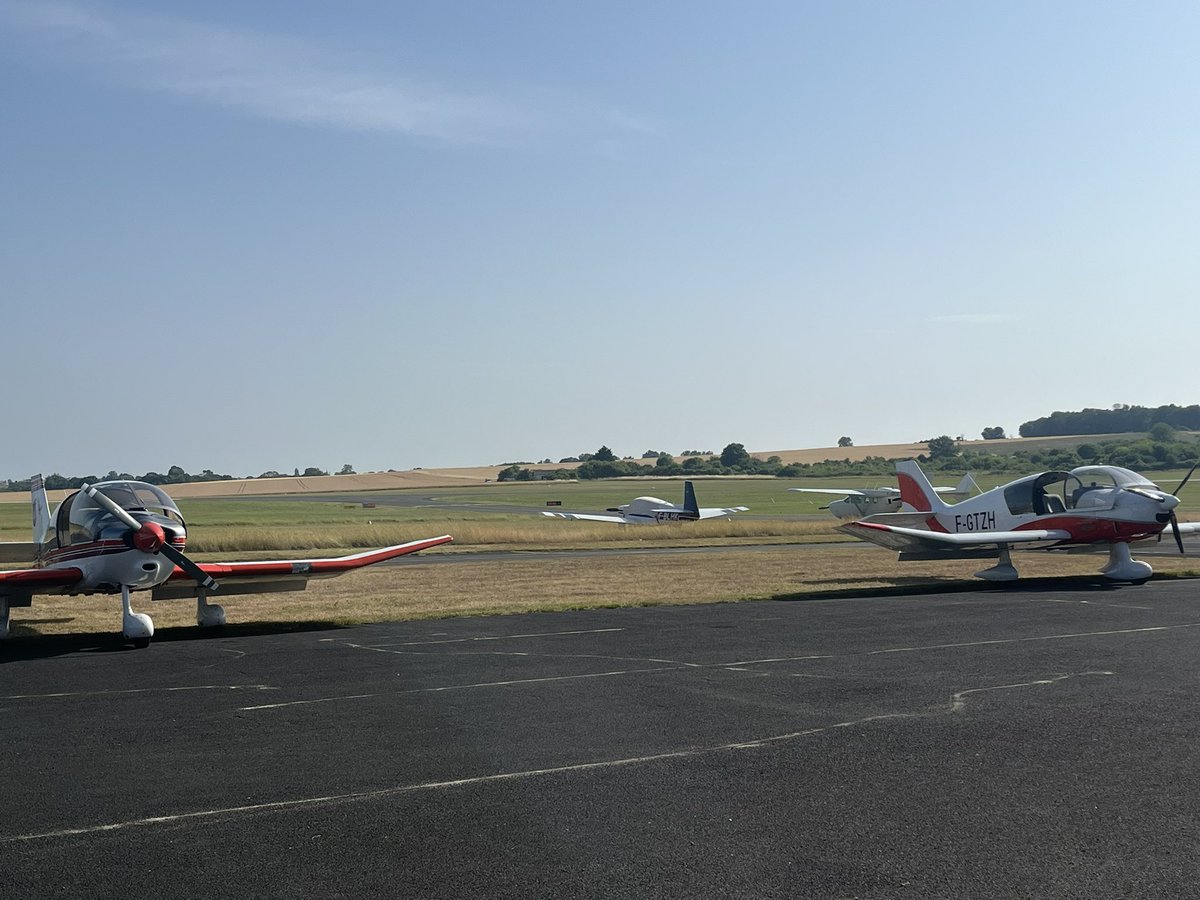 Clôture des journées portes ouvertes de l’aérodrome de #Royan avec Patrick Marengo et Éric Renoux