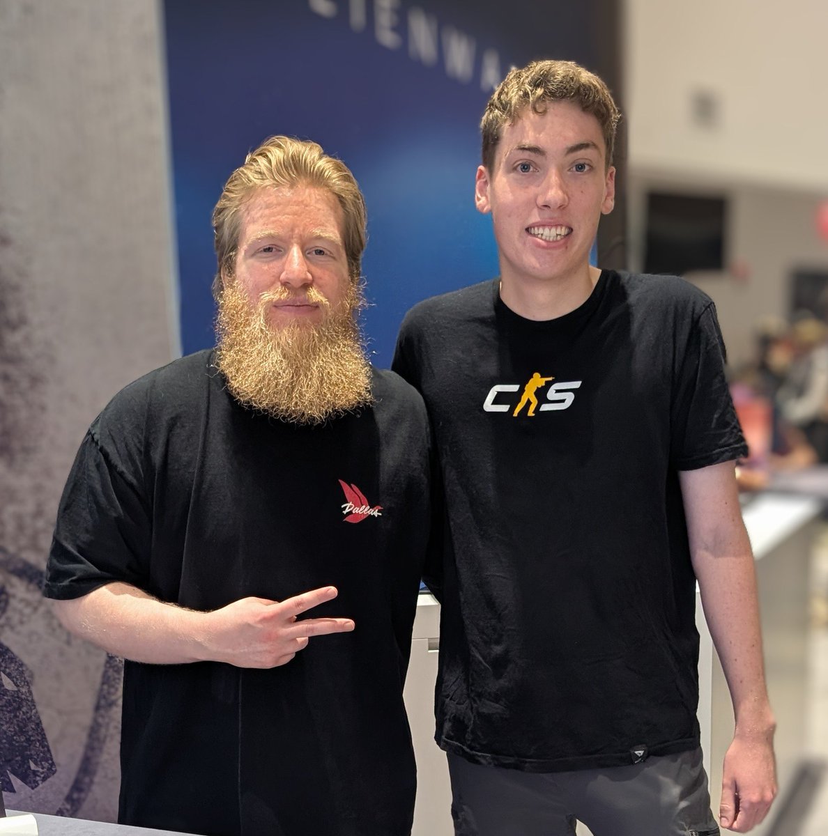 Meet the man himself <a href="/fl0mtv/">fl0m</a> 

Pretty short as expected 😆

Thanks for all you do for NA CS 🇨🇦🇺🇸 🫡