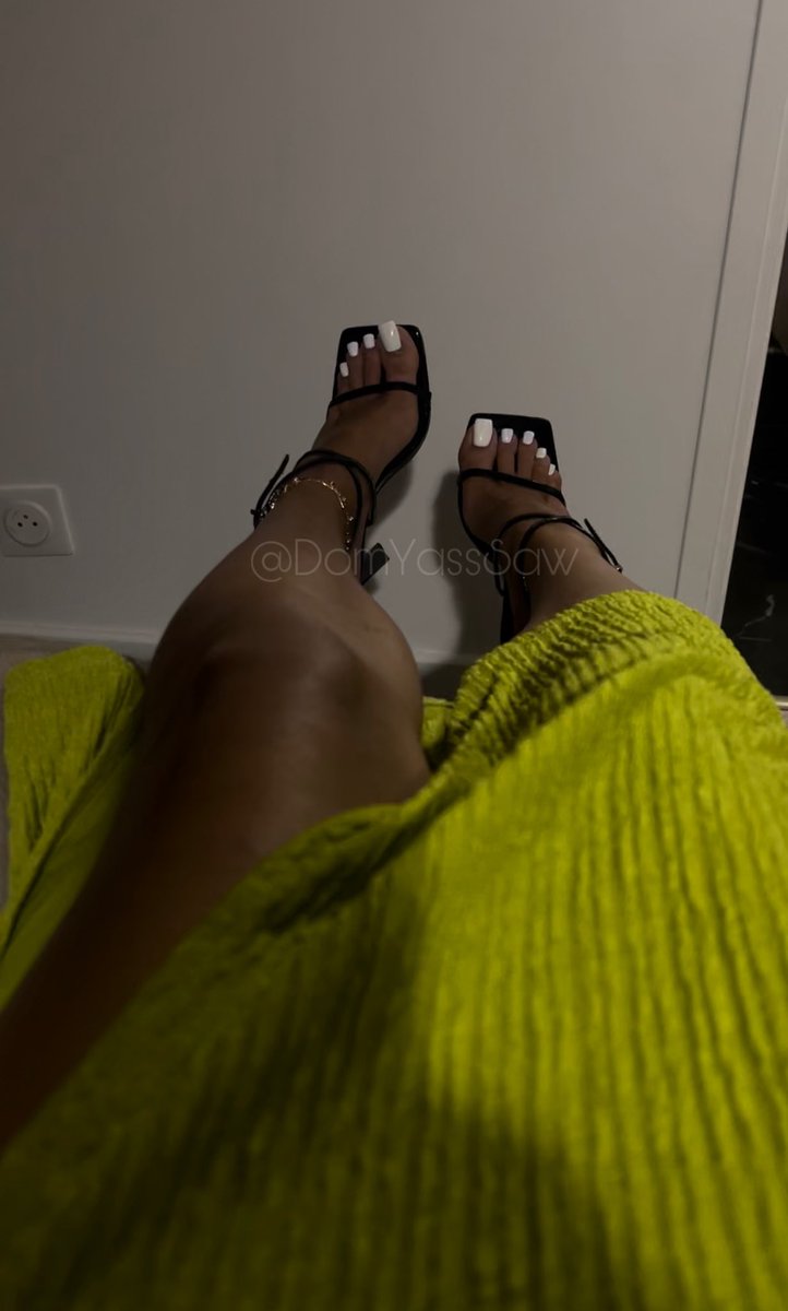 Ta place? Sous mes pieds 🧎🏽‍♂️🧎🏼