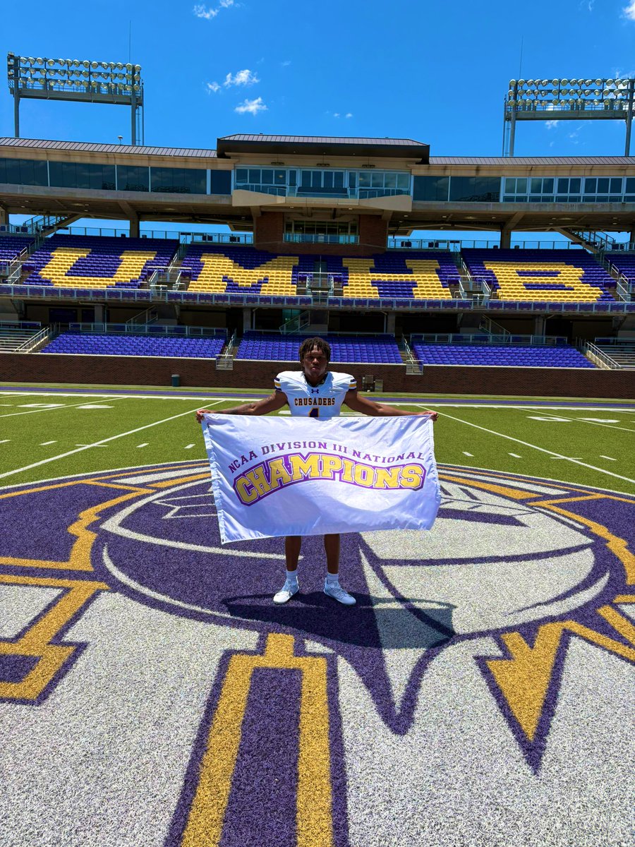 Committed! Let’s rock <a href="/CruFootball/">UMHB Football🏈</a> 💜