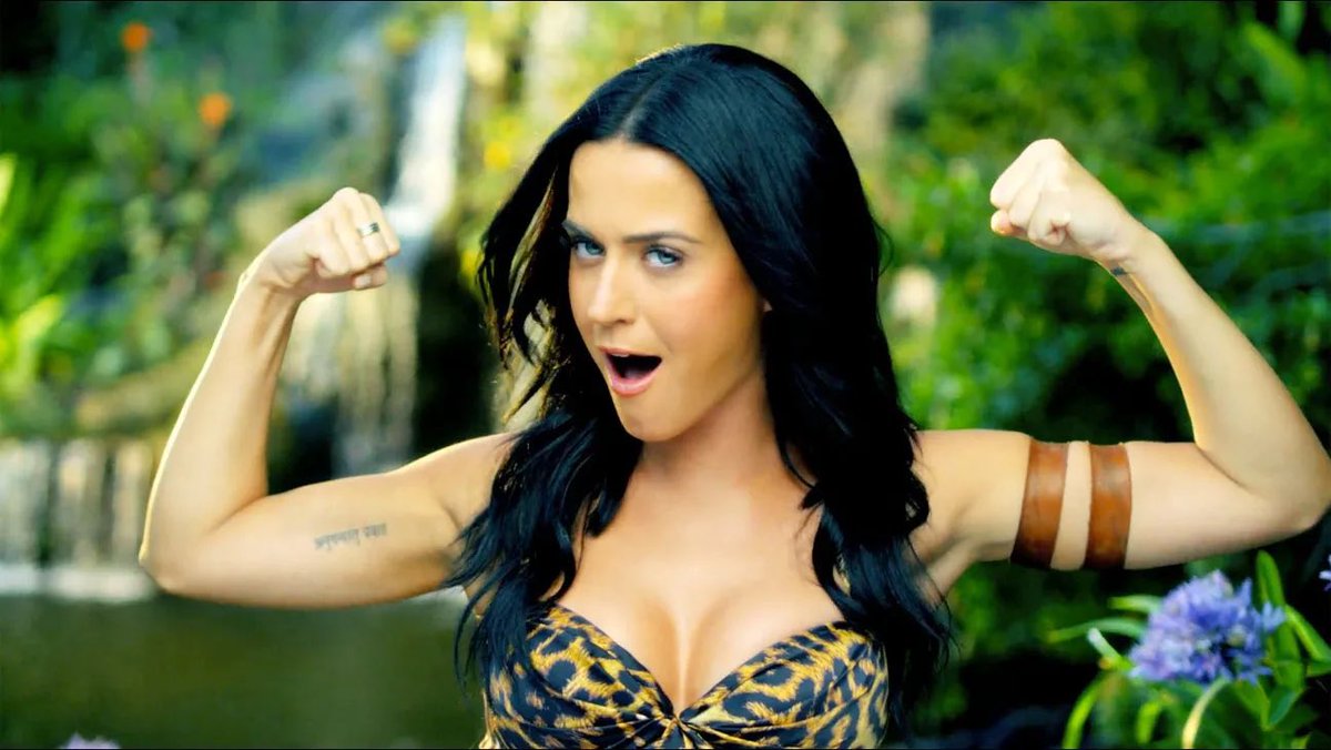 Katy Perry fez história novamente ao se tornar a primeira artista da história a atingir dois videoclipes acima de 4 bilhões de visualizações no YouTube!
