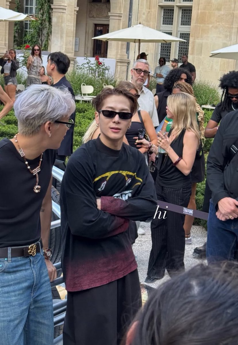Pop7base's tweet photo. JACKBAM IN PARIS https://t.co/XxhwrNjvu1