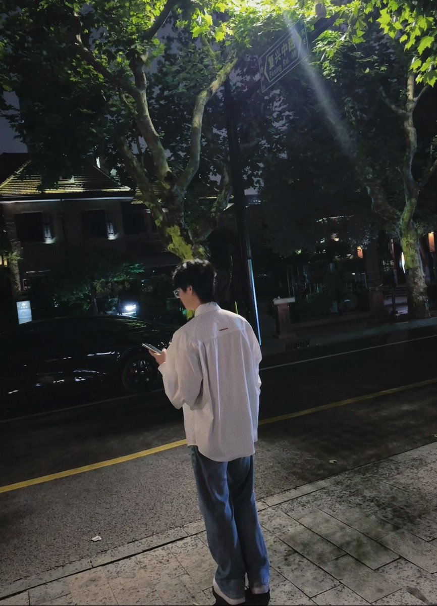 pyclo2's tweet photo. 如果世界末日 我希望你在我身旁 https://t.co/APLKTLkrFC