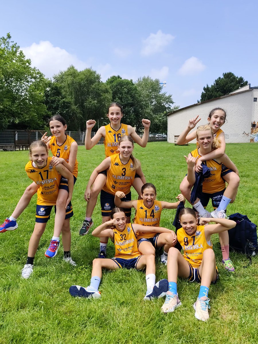 oviedocb's tweet photo. 🏀 Subcampeonas en Navia 💙

Gran torneo del Alevín Femenino:

🔹 Semifinal: 39–36 vs Allariz
🔹 Final: 34–73 vs Grupo

🥈 ¡Segundo puesto y mucho orgullo por el trabajo, la entrega y el camino recorrido!

#CanteraOCB #OCB https://t.co/fs7Kpiaznz