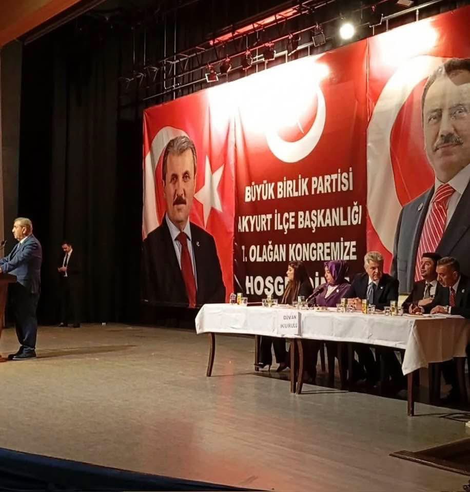 Dilek_Keskin14's tweet photo. Bugün, Genel Başkanımız Sayın Mustafa Destici’nin katılımlarıyla, Ankara Akyurt İlçe Kongremizi gerçekleştirdik.

  Kongrede yeniden İlçe Başkanlığına seçilen Mustafa Tüfekçi ve yönetimini tebrik ediyor, başarılar diliyorum.

Yeni dönemin, Akyurt ilçemize ve camiamıza hayırlı olmasını temenni ediyorum.