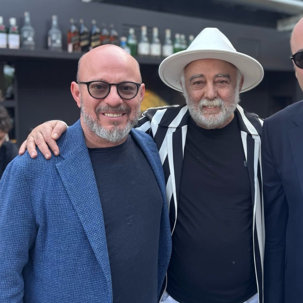 Adamlar sizin bıraktığınız borcu, bir gram düşünmeden yaptığınız harcamaları düzeltmek için proje yapıyor.

Üstünkörü bin tane tüzük maddesi geçiren sizler onu bile beğenmiyorsunuz.

Hala babanla gelmişsiniz kongrelerde şov peşindesiniz.

Yahu sizde hakikaten hiç utanma yok mu?