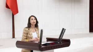 DEM Parti Şam'daki kilise saldırısını kınadı

🔴DEM Parti Eş Genel Başkanı Hatioğulları, Suriye'nin başkenti Şam’da Mar İlyas Kilisesi’ne düzenlenen saldırıyı kınadı, yaşamını yitirenlerin yakınlarına başsağlığı, yaralılara acil şifa diledi.

nupel.tv/dem-parti-samd…