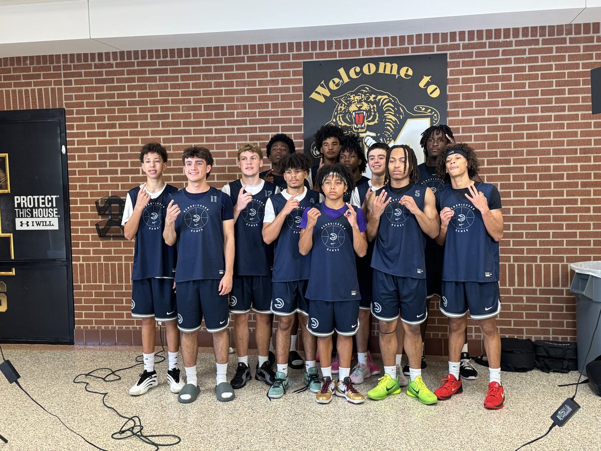 Hawks go 3-0 at the TABC Showcase! 🦅🔥 Proud of the grit, chemistry, and toughness this squad showed all weekend. The work is paying off. 

#HawkBasketball #TABCShowcase #Family