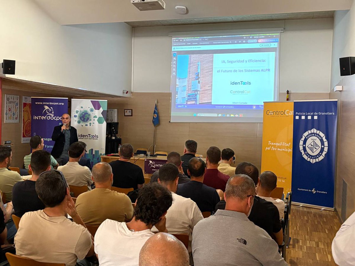 Interdocpol's tweet photo. 🇪🇸🇮🇹🇧🇪🇫🇷  Más imágenes de la #JornadaInternacional celebrada en #Granollers el pasado jueves. 
🛂 más de 60 policías nos acompañaron. Gracias por la confianza
@ofesauto
@iaati
@LPGE_EU
@ControlCat_ https://t.co/T7erbPLEGY