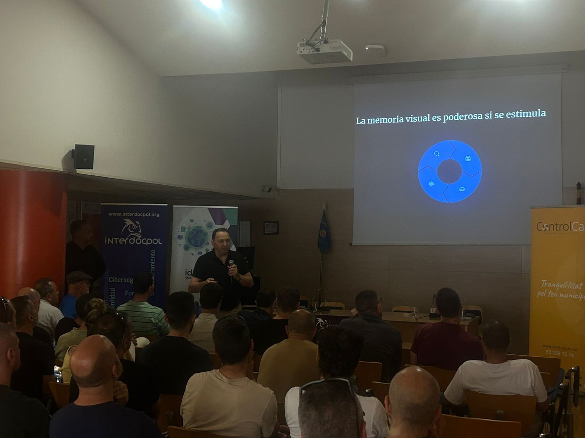 Interdocpol's tweet photo. 🇪🇸🇮🇹🇧🇪🇫🇷  Más imágenes de la #JornadaInternacional celebrada en #Granollers el pasado jueves. 
🛂 más de 60 policías nos acompañaron. Gracias por la confianza
@ofesauto
@iaati
@LPGE_EU
@ControlCat_ https://t.co/T7erbPLEGY