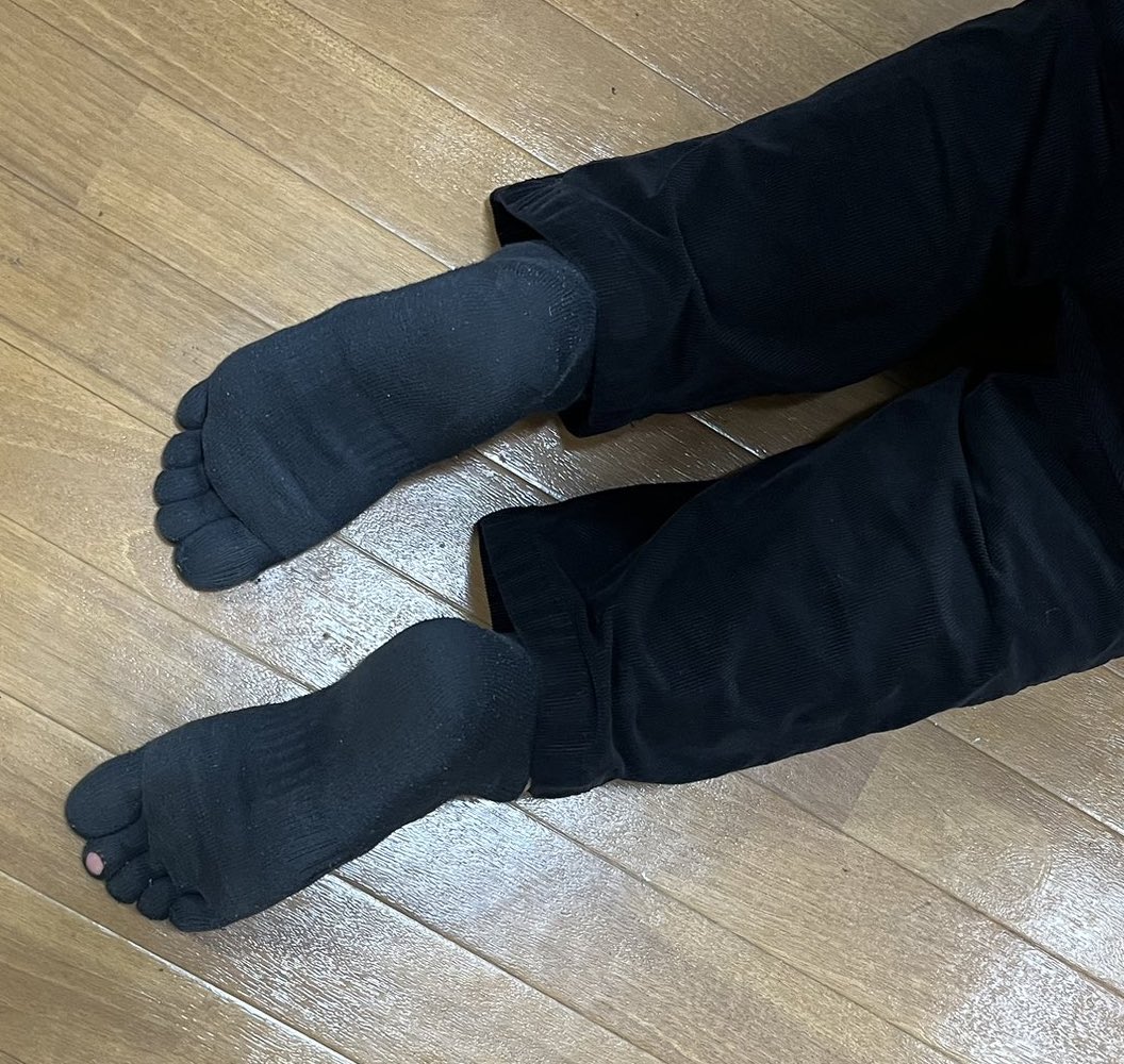 破けた。この靴下ほしい人✉️