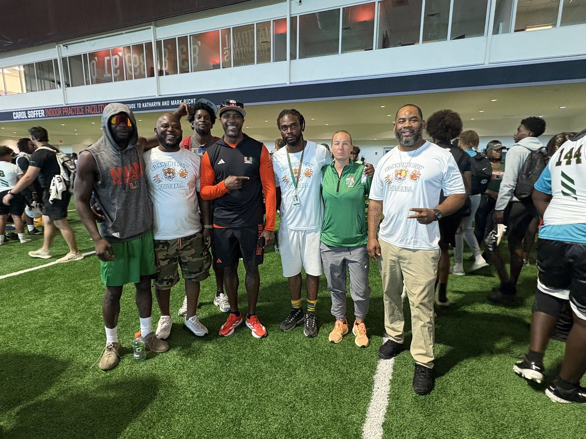 CoachT1920's tweet image. Great showing and tons of fun at the 7v7 @CanesFootball Thank you @CoachRumph16 for the hospitality. The Blanche Ely Tigers are grateful! ๐
๐ #7v7 #GoTigers #TheU @blanche_ely