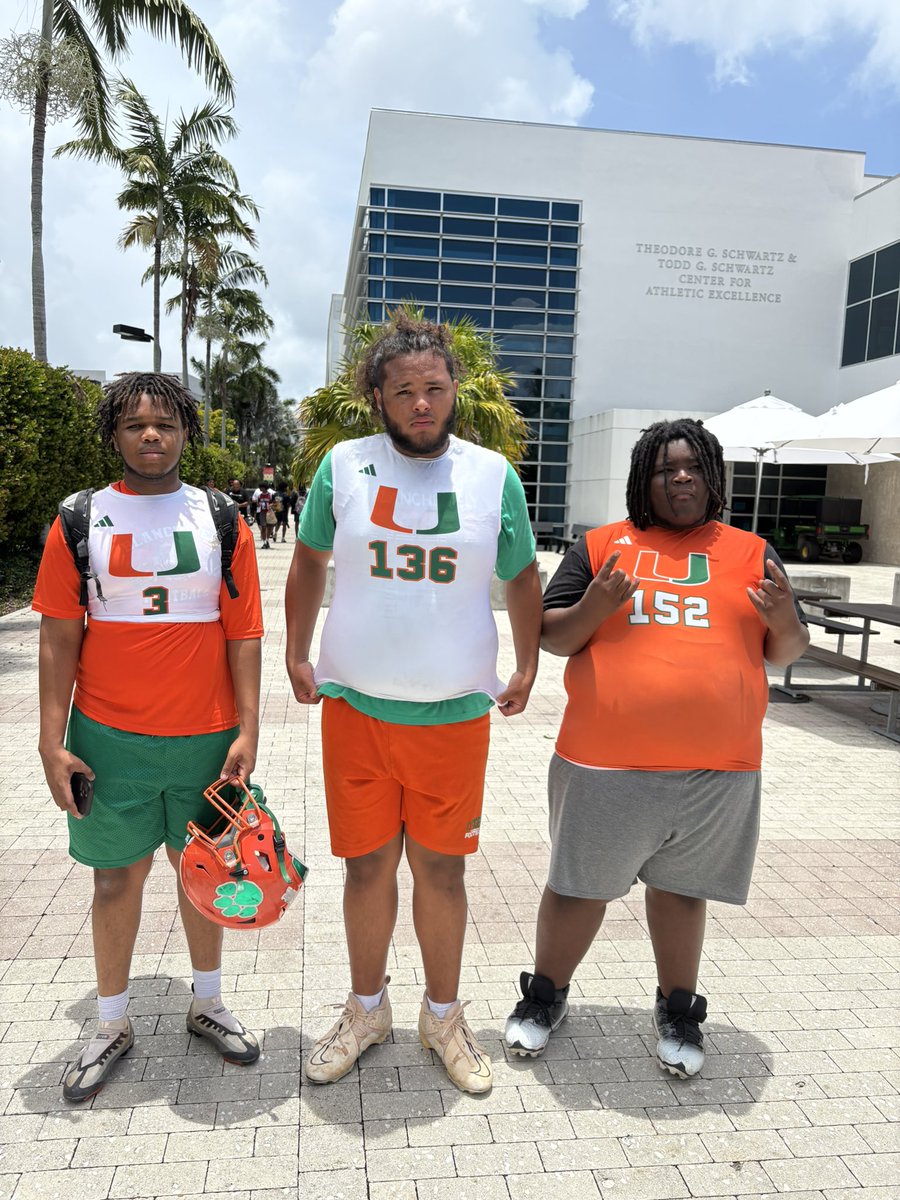 CoachT1920's tweet image. Great showing and tons of fun at the 7v7 @CanesFootball Thank you @CoachRumph16 for the hospitality. The Blanche Ely Tigers are grateful! ๐
๐ #7v7 #GoTigers #TheU @blanche_ely