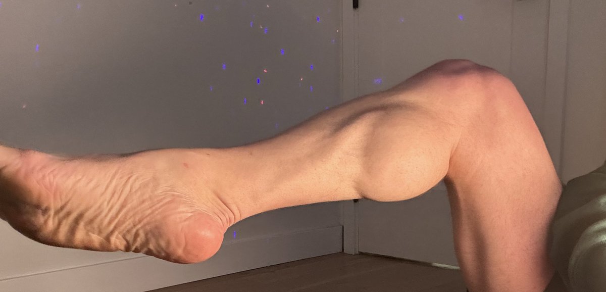 if you're really into feet/calves/flexing —the biggest calves on x flexing, wrestling, showing off more than I should.
calves are pumped. holds tight. feet ready for your face.
NEW JFF -- think niche 
justfor.fans/WrestleLA
NEW STRIPCHAT -- only place for live