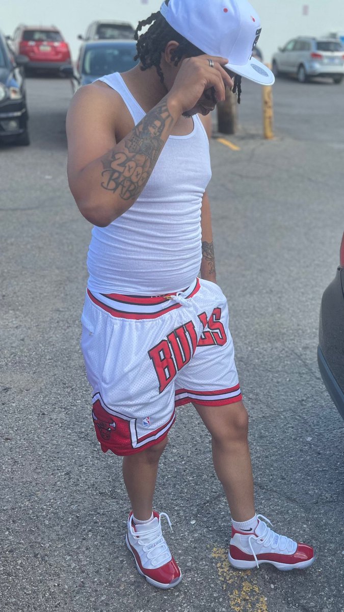 AceFrmNeff's tweet photo. I’ll Cross🫵🏽Ova &amp; PullUp On🫵🏽Like MJ2️⃣3️⃣Did Byron Russell in 9️⃣8️⃣’ 🤧
#AceMoneyy🔙  #FreeNeph #PartyOfDaSummer☀️ https://t.co/X0yFPPwzlm