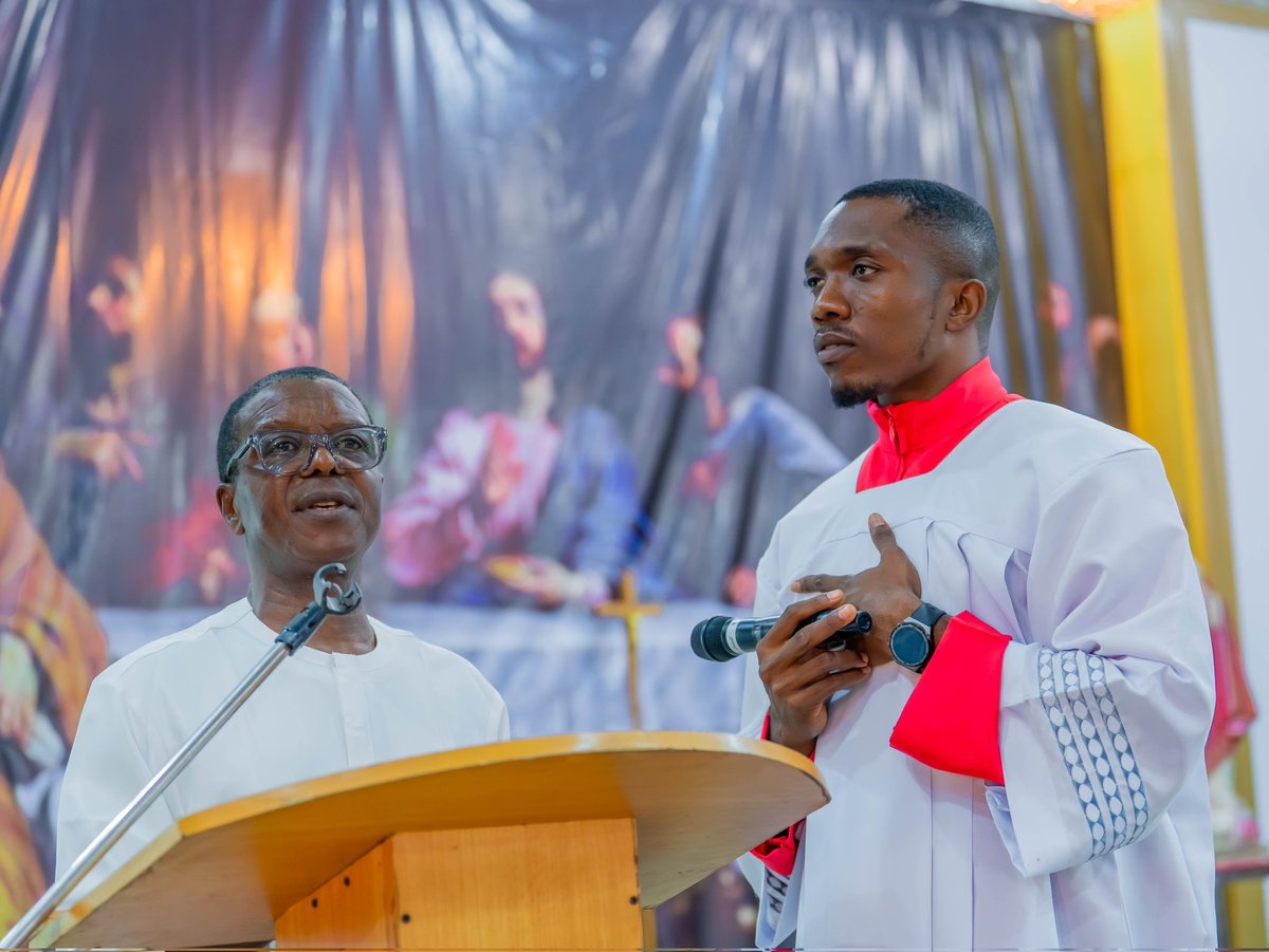 Hope_Uzodimma1's tweet image. We gathered at the Government House Chapel to celebrate the Solemnity of Corpus Christi, a sacred and deeply reverent occasion that draws our hearts to the real presence of Christ in the Holy Eucharist.
Beyond its solemnity, what resonates most deeply with me is the joy and…