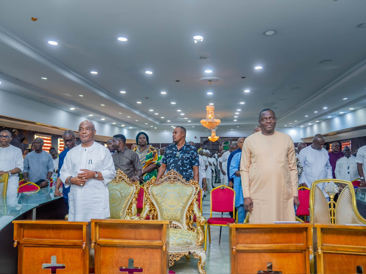 Hope_Uzodimma1's tweet image. We gathered at the Government House Chapel to celebrate the Solemnity of Corpus Christi, a sacred and deeply reverent occasion that draws our hearts to the real presence of Christ in the Holy Eucharist.
Beyond its solemnity, what resonates most deeply with me is the joy and…