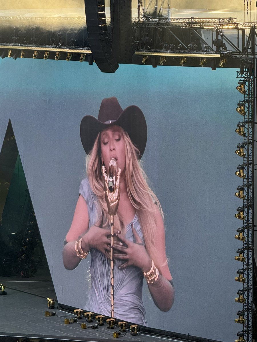 NEW FIT 😍😍😍😍😍😍 #cowboycarterparis