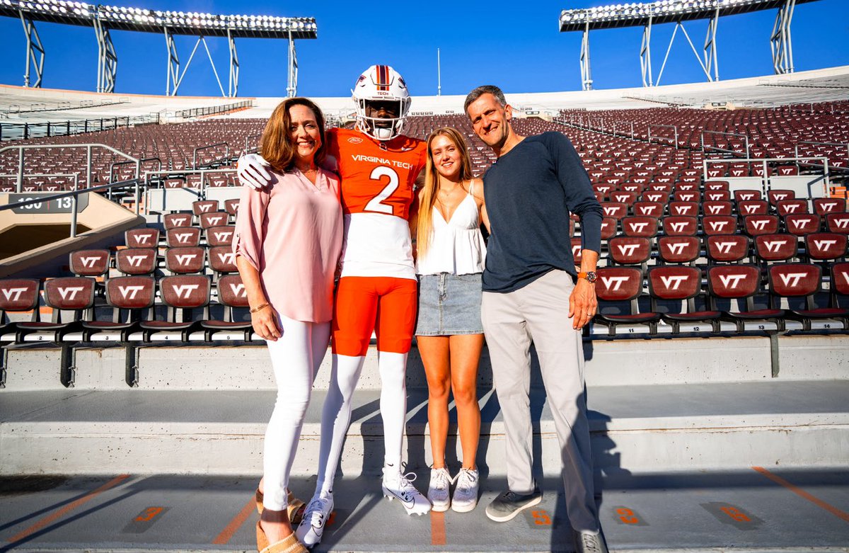 Ken2rell's tweet image. Hokie nation wassup????🟠🦃 @coachbrentdavis @HokiesFB @CoachPryVT @VTScoop247 @NEGARecruits @PrepRedzoneGA @NEGARecruits